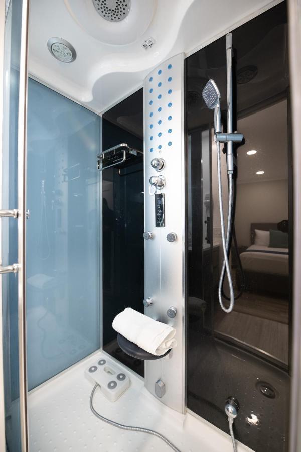 Omeo Suites Alhambra Extérieur photo