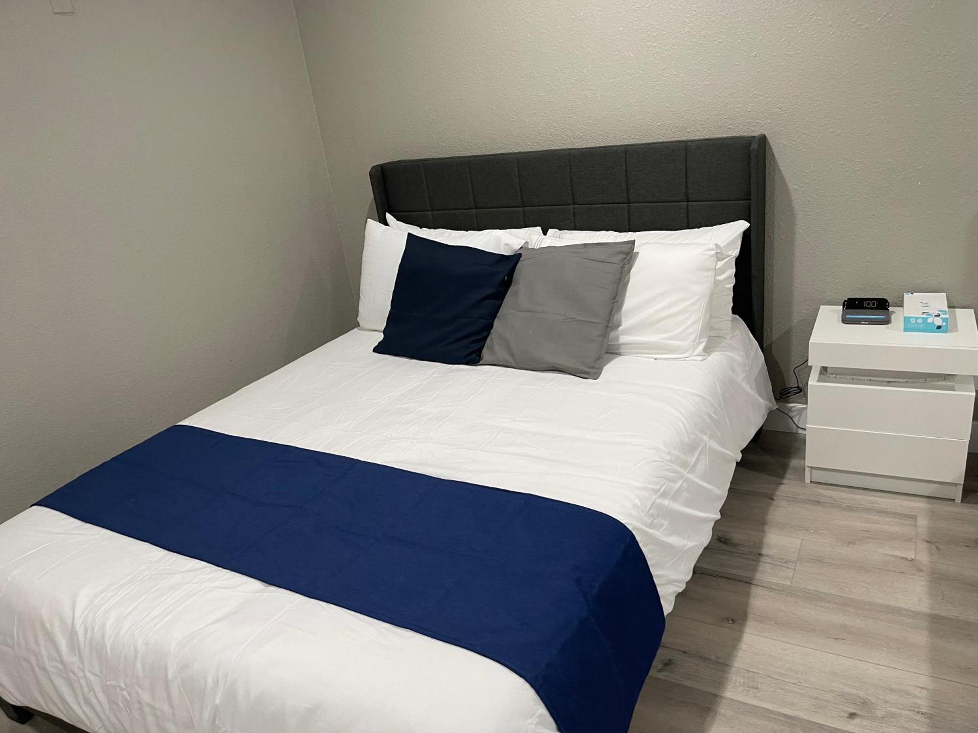 Omeo Suites Alhambra Chambre photo